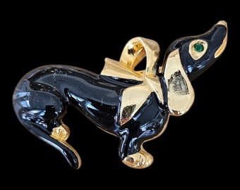 Vintage Brooch - Vintage 1980's Gold-Plated Dachshund Pin - Made in UK