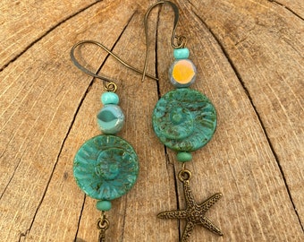 Eclectic dangle ocean theme earring 'Chof', Shell and starfish boho earring, Starfish artistic earring.