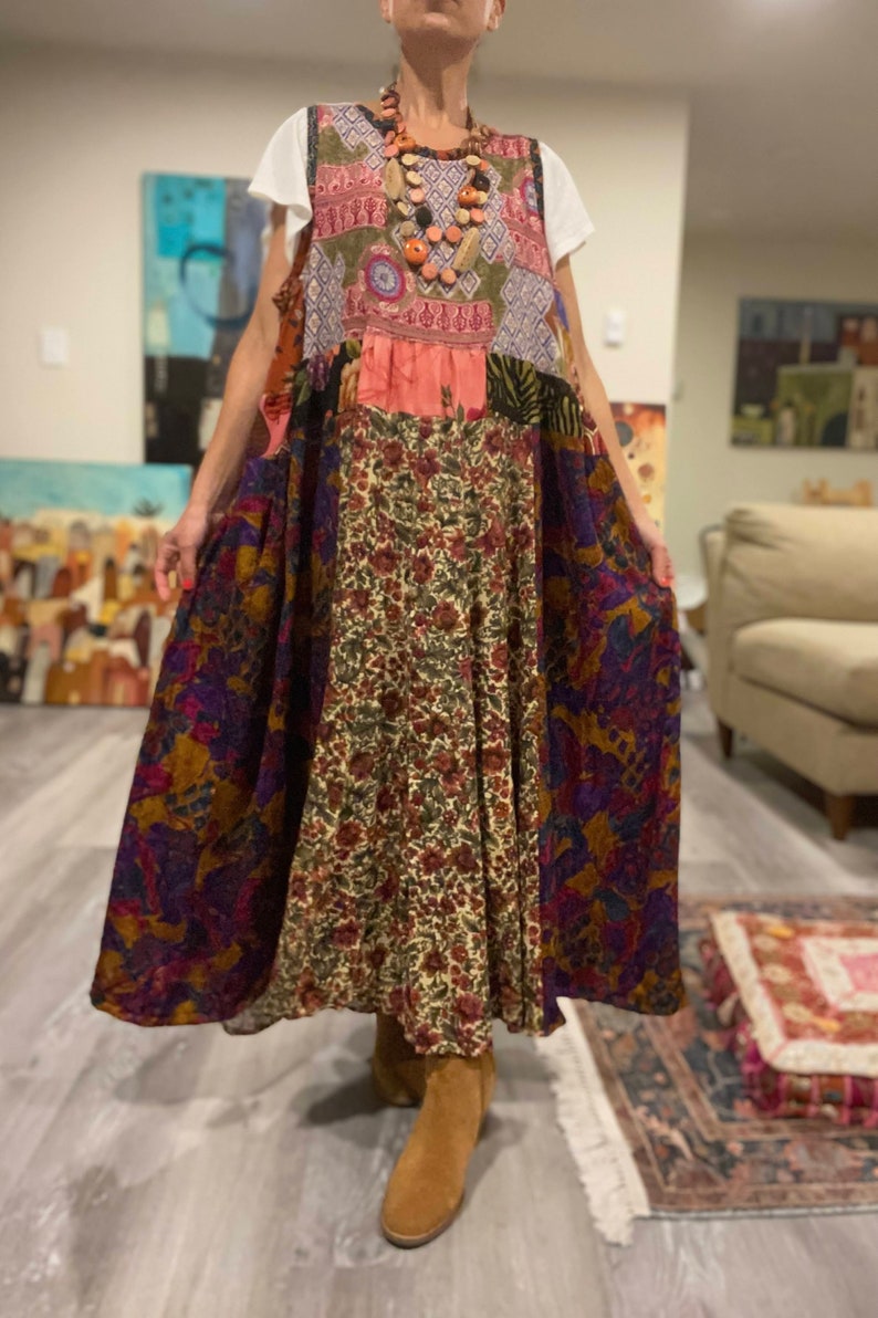 Up-cycled boho patchwork sleeveless dress 'Pnina' L-2X, Patchwork farm chic loose pinafore dress, cottage core sleeveless maxi dress. zdjęcie 4