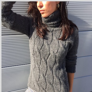 Gray alpaca cable knit women sweater. Alpaca women sweater. Handknit alpaca sweater. Alpaca pullover. Gray alpaca pullover