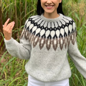 Maglione grigio in alpaca Lopapeysa da donna. Maglione in alpaca Lopapeysa. Maglione in maglia Fair Isle. Maglione in alpaca dalla vestibilità regolare. Maglione islandese.