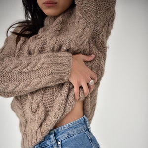 Beige alpaca sweater. Alpaca women sweater. Handknit alpaca cableknit sweater. Alpaca pullover.