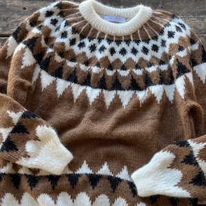 Alpaca woman lopapeysa sweater. Lopapeysa alpaca sweater. Fair isle knit sweater. Regular fit alpaca sweater.  Icelandic alpaca sweater