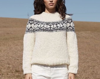 Off white alpaca women lopapeysa sweater. Lopapeysa alpaca sweater. Fair isle knit sweater. Regular fit alpaca sweater.  Icelandic sweater