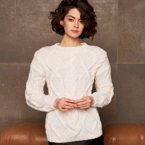 White cableknit women sweater. Regular fit alpaca women sweater. Handknit alpaca pullover. White alpaca pullover. image 5