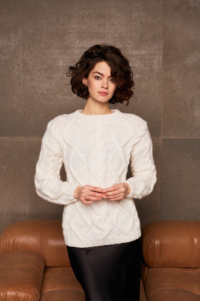 White cableknit women sweater. Regular fit alpaca women sweater. Handknit alpaca pullover. White alpaca pullover. image 5