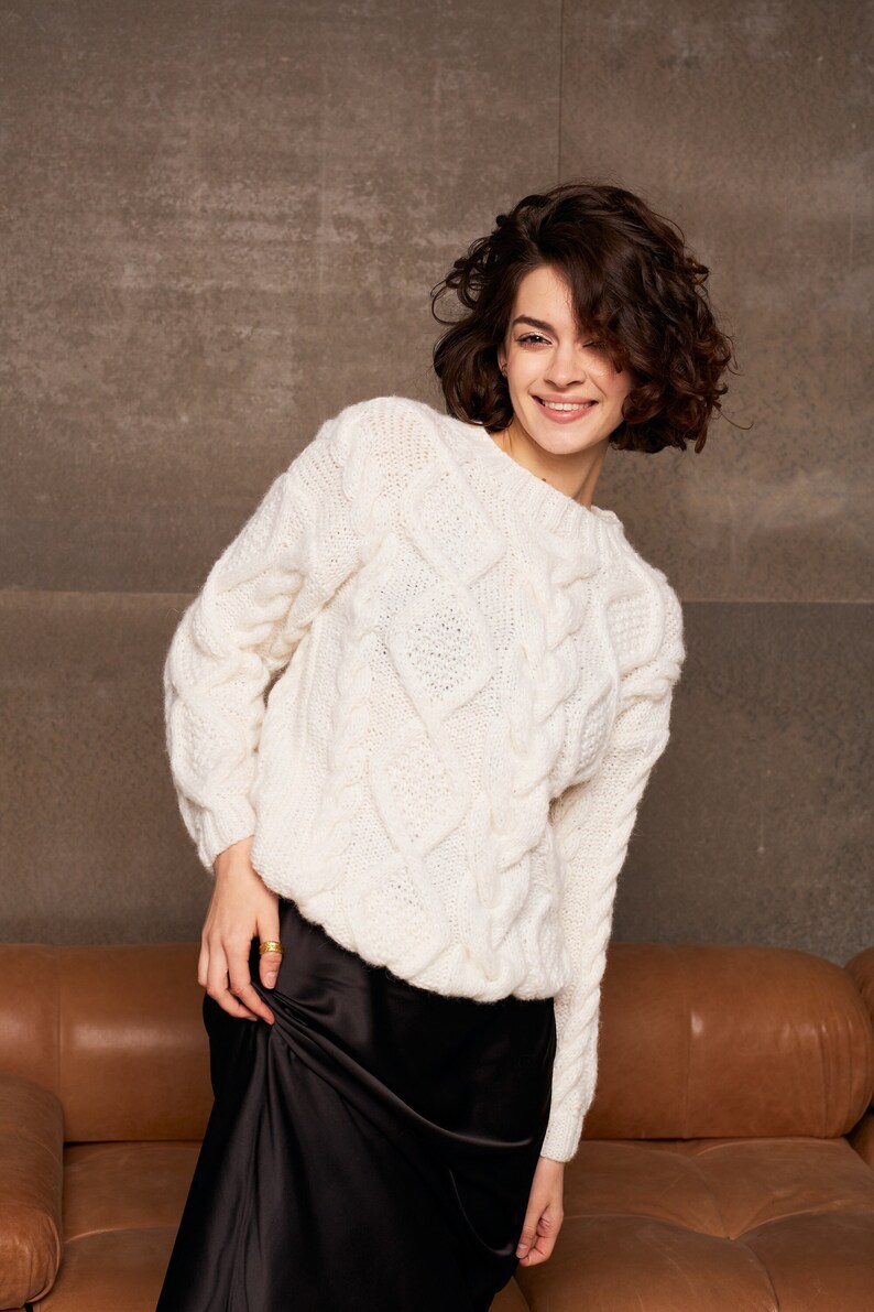 White cableknit women sweater. Regular fit alpaca women sweater. Handknit alpaca pullover. White alpaca pullover. image 3