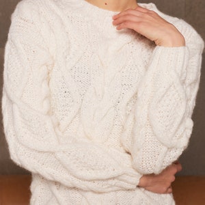 White cableknit women sweater. Regular fit alpaca women sweater. Handknit alpaca pullover. White alpaca pullover. image 4