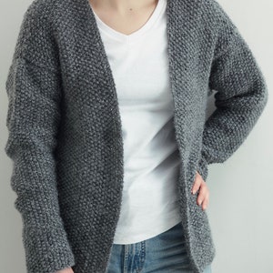 Easy Cardigan Knitting Pattern PDF, Beginners Women’s Cardigan, Fits Equivalent EU Sizes 36-46, US 4-14, Uk 8-18, Instant Digital Download