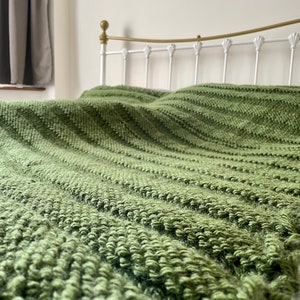 Large Olive Green Chunky Knit Blanket, Knitted Khaki Green Cottagecore Sofa Blanket, Moss Green Striped Throw, Boho Home Decor New Homeowner