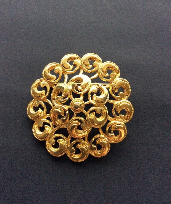 Georgiou Gold Floral Brooch ᐅ Georgiou G vintage costume jewelry - Jewellery Kaleidoscope main image 2