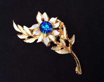 Vintage 1950s Hand Painted Flower Brooch