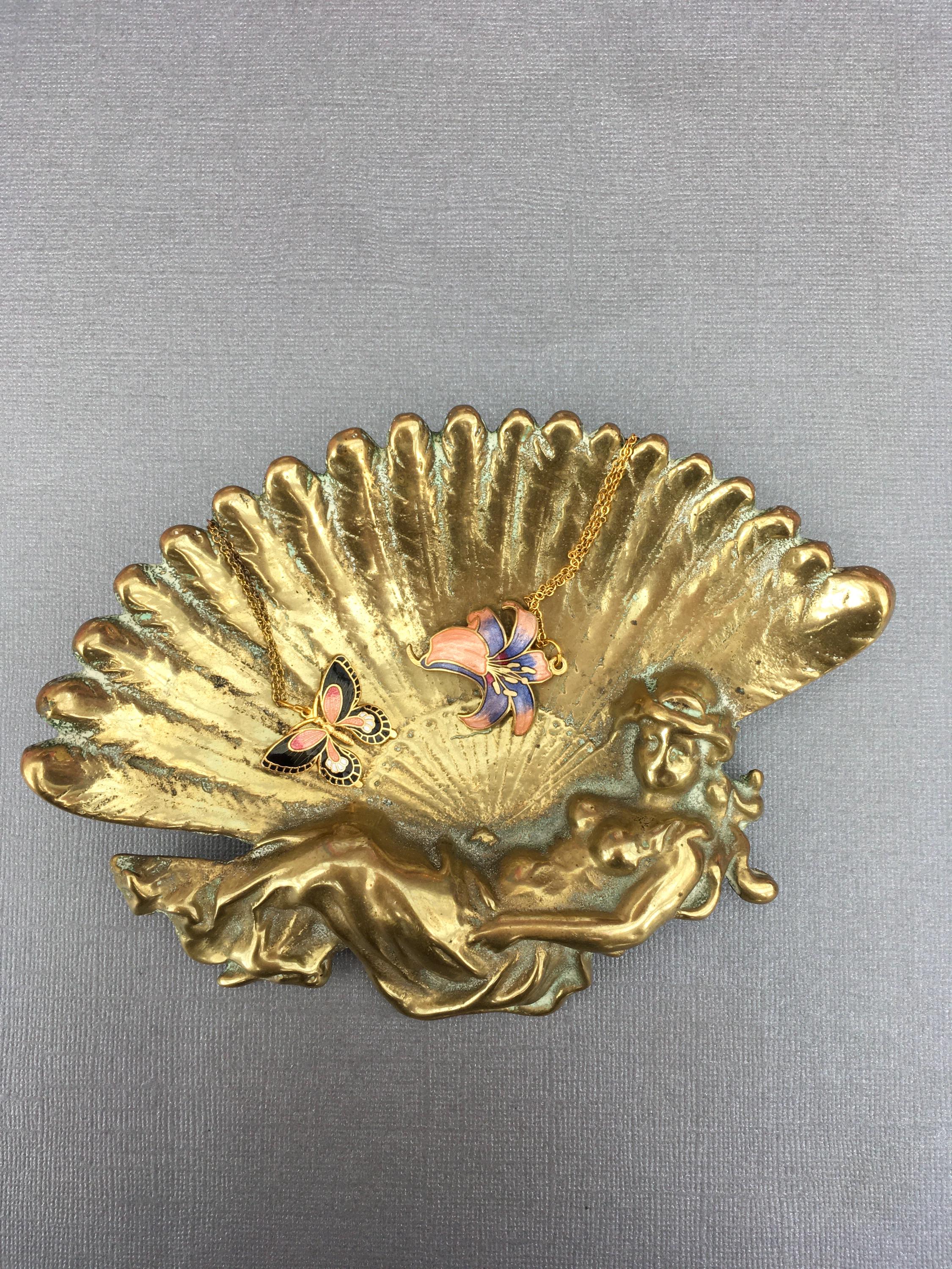 ヴィンテージ七宝焼きの花と蝶のペンダントネックレス - Etsy 日本