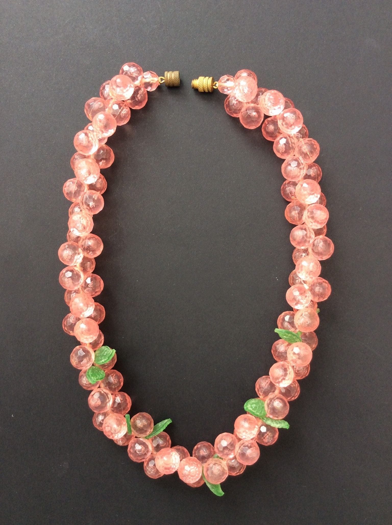 Collier Ancien Perles En Plastique Facetté - Style Art Déco, Vintage Rétro, Occasion