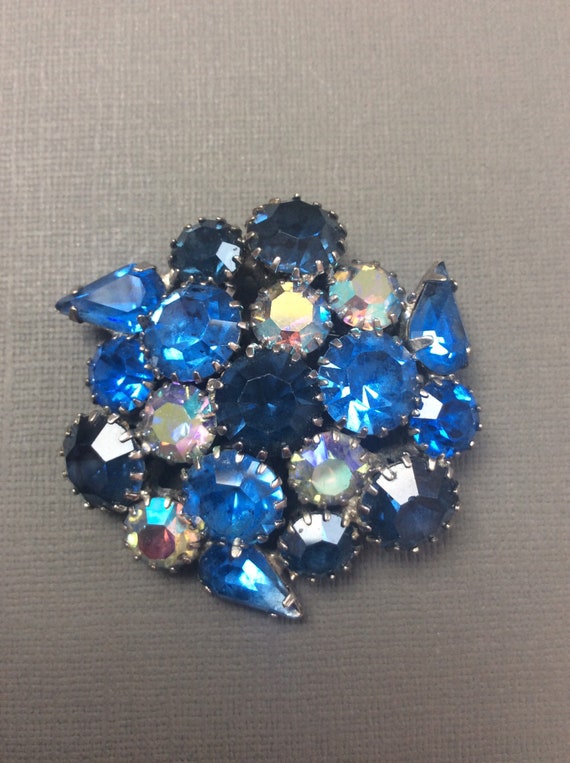 vintage blue rhinestone brooch