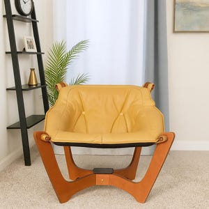 【良品】イエリアーダ LUNA CHAIR ルナチェア ヴィンテージ ノルウェー製ビンテージ本革椅子LUNAチェア｜アンバーデザイン