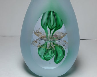Svaja Art Glass Frosted Egg Shaped Paperweight Lampwork Green Gold Faceted 5”