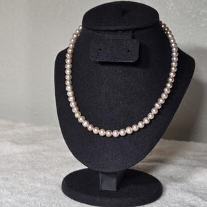 Classic Cultured Freshwater Pearl Necklace – Soft Pink Round Pearls, 18&quot; Strand