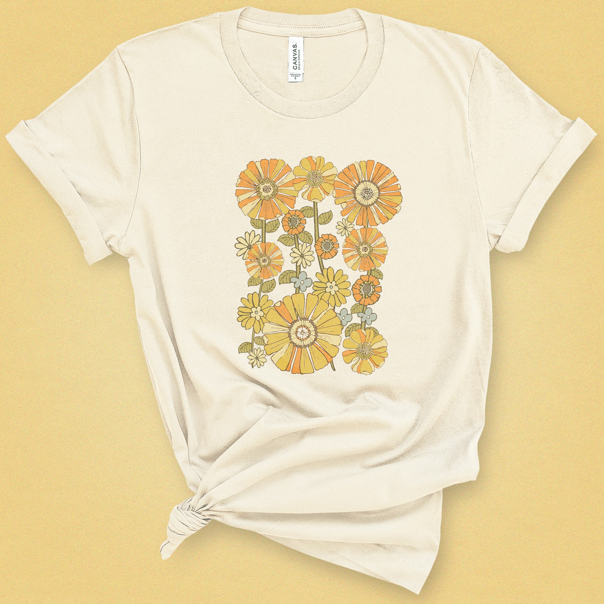 70年代のレトロフラワーユニセックスカットTシャツ、レディース - ヴィンテージフローラルシャツ - グルーヴィーな1970年代スタイル - レトロサマーファッション - ヒッピーバイブ - ボヘミアンシックトップ