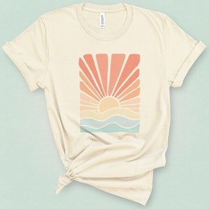 Retro Sunset Beach Tee: Vintage Summer Vibes Shirt