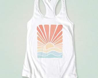 Retro Sunset Lover Tank Top: Vintage Beach Vibes for Summer - Beach Bum Surfer Vacation Tank Top -Perfect Gift for Her!