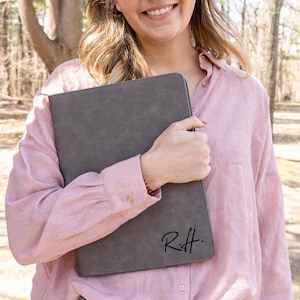 Business Gift for Women, Custom Portfolio with zipper, Personalized Business Portfolio, Leather Padfolio with Zipper, Vegan Leather