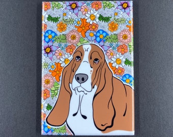Floral Basset Hound Magnet, Retro Dog Kitchen & Office Decor, Dog Mom Mother's Day Gift, Spring Decor, 2x3" High Quality Handmade Magnet