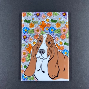 Floral Basset Hound Magnet, Retro Dog Kitchen & Office Decor, Dog Mom Mother's Day Gift, Spring Decor, 2x3" High Quality Handmade Magnet