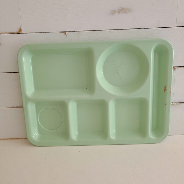 Vintage Plastic Lunch Tray / divided food tray, plastic serving tray, kids lunch tray, 80s cafeteria tray, mint green decor, pale yellow