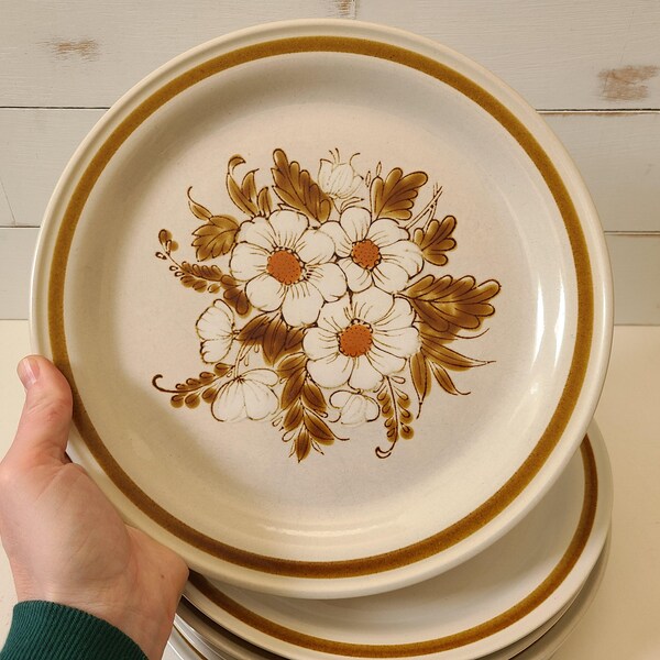 Vintage Stoneware Plate / japanese plate, small plate, mountain wood collection, dried flowers, 70s floral kitchenware, mix and match dish
