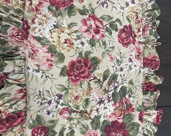 Federa per cuscino standard Ralph Lauren con volant, motivo floreale e rose vivaci in stile cottage.