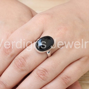 Black Onyx gemstone sterling silver ring, Handmade, Gemstone jewelry, December Birthstone Rings, Silver jewelry, Onyx Jewelry, Minimalist
