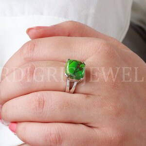 Grüner Mojave-Türkisring, Minimalistischer Schmuck, natürlicher Edelstein, Dezember Geburtsstein, kissenförmig, grüner Steinring, Silberschmuck