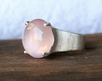 Beautiful rose quartz ring, Sterling silver statement ring