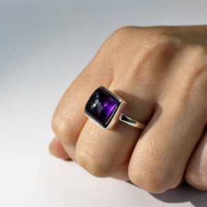 Natural Amethyst ring, Sterling silver ring, statement gemstone ring, dainty minimalist ring, hammered band