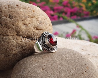 Natural Garnet Ring, Sterling Silver ring, Garnet jewelry, Valentine’s Day jewelry, silver jewelry, Birthstone Ring, gemstone jewelry, BOHO