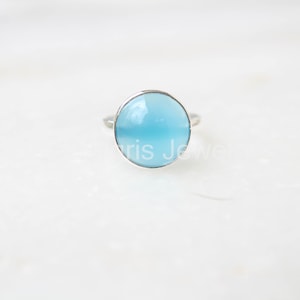 Anel de prata esterlina de calcedônia azul, joias de pedras preciosas, joias de prata, presente de Natal, presente para ela, anel de pedra de nascimento, feito à mão, anel redondo