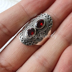 Anillo de granate rojo natural, anillo de plata de ley, joyería de granate, regalo de Navidad, joyería de plata, anillo de piedra de nacimiento, joyería de piedras preciosas, Boho,