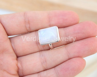 Natural Rainbow Moonstone Ring, 925 Sterling Silver handmade jewelry, Ring for women, gemstone jewelry, June Birthstone ring, Christmas Gift