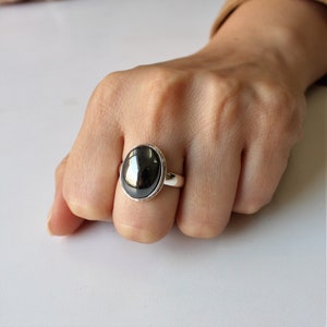 Handgjord oval hematitring i sterlingsilver, djärva statement-smycken