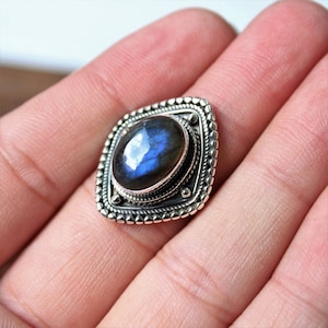 Natural labradorite ring, 92.5 Sterling Silver statement boho ring, gemstone ring