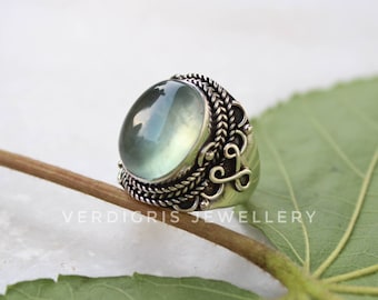 Anillo de plata de ley con prehnita natural, anillo llamativo hecho a mano.