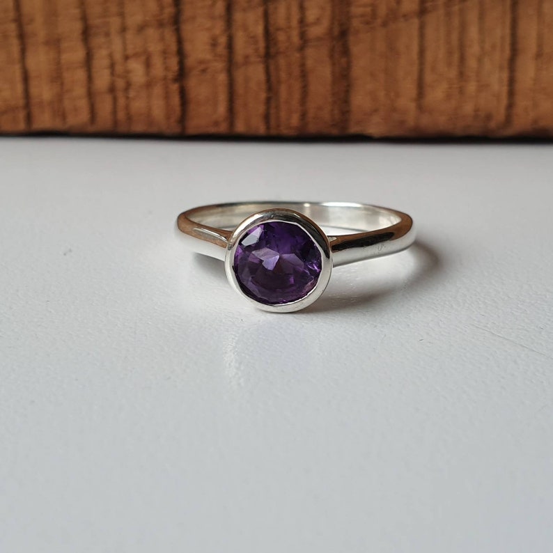 Sterling silver ring Natural Amethyst ring dainty minimalist ring hammered band statement gemstone ring
