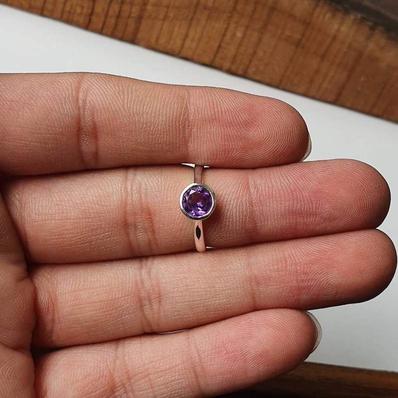 Sterling silver ring Natural Amethyst ring dainty minimalist ring hammered band statement gemstone ring