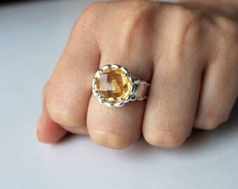 Anillo de citrino en plata de ley, joyería artesanal, piedra natal de noviembre.