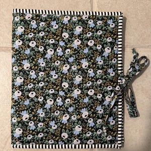 Custodia per ricamo Rifle Paper Co. Custodia per punto croce. Organizer per ricamo. Custodia Craft to go. Custodia Stitch and go