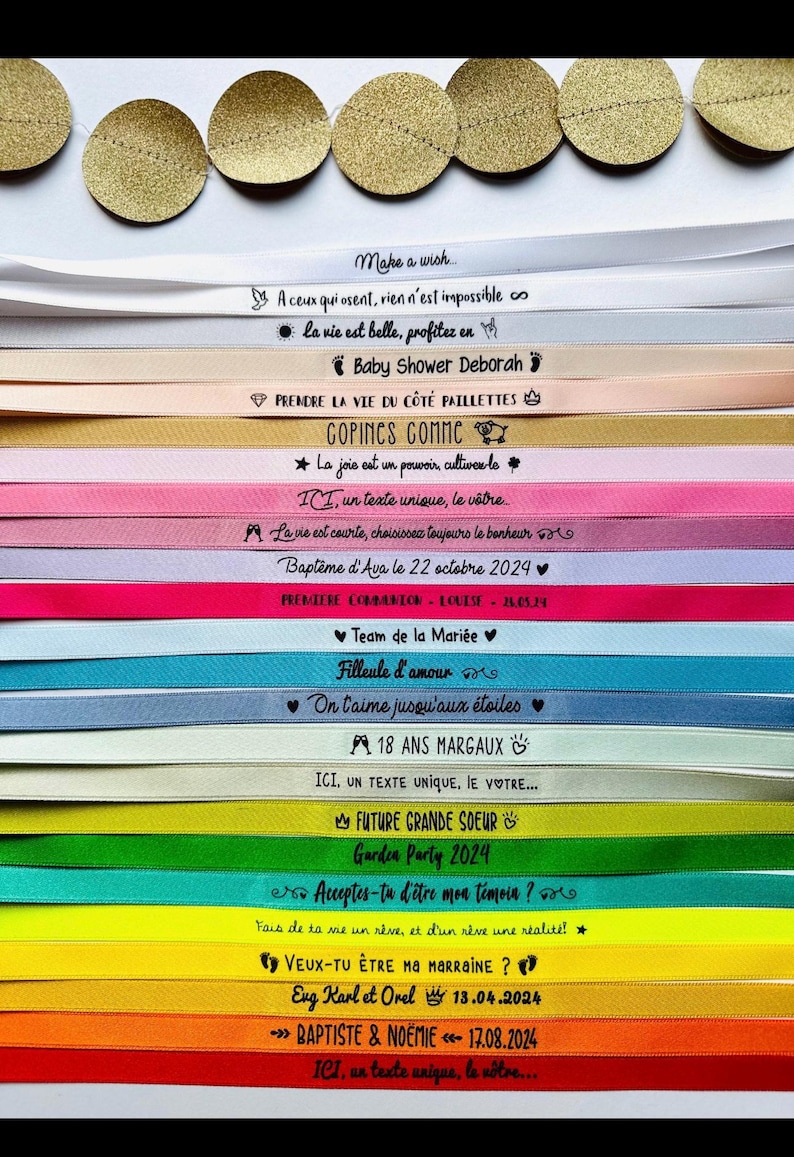bracelet ruban satin de qualité française uni personnalisé à votre événement (EVJF, EVG, anniversaire, mot d'amour, citation, numéro de téléphone comme ruban SOS). Large gamme de couleurs (plus de 30) et de police d'écriture et de motifs. Marquage festif pour tout occasions, marquage indélébile, se noue autour du poignet à l'aide d'un double noeud. Bracelet ruban personnalisé, festif et adapté à toutes les occasions.