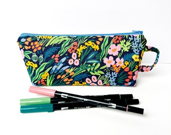 Astuccio portapenne floreale Bramble Lea di Rifle Paper Co: astuccio per il trucco con cerniera