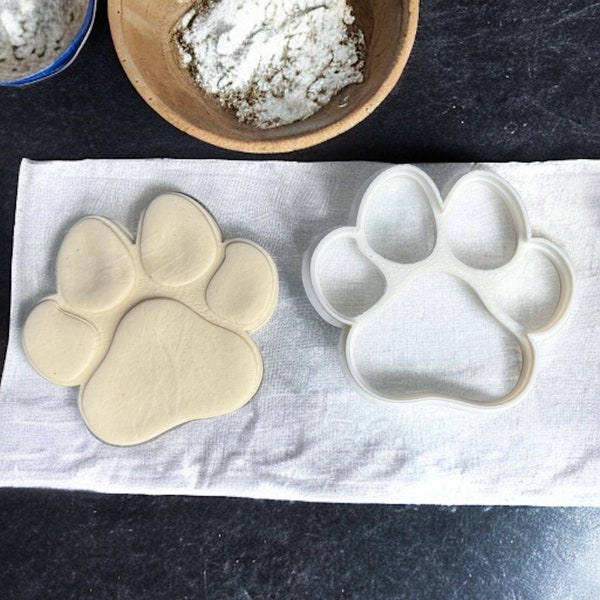 Paw Print Cookie Cutter - Dog Paw Cookie Cutter for Homemade Dog Treats, Fun Cookies for Birthdays, Baking, Custom Pup Biscuits