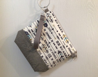 Medium feathers zipper bag